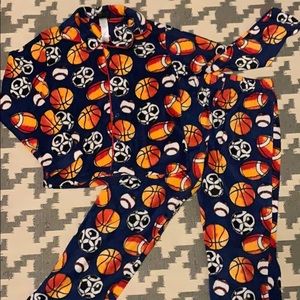 Fleece-like sports pajamas size 8